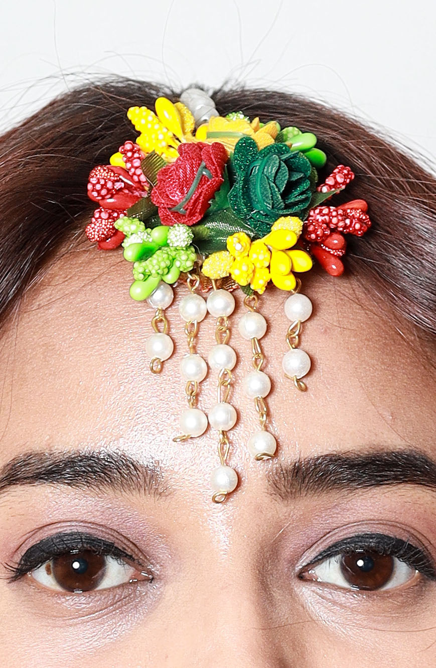 Personalized Multicolor Floral Jewelry Set with Earrings, Maang Tikka & Pearl Detailing for Haldi & Mehendi